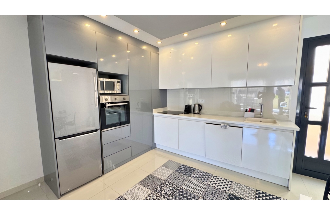 Resale - Apartment / flat - Pilar de la Horadada - Torre de la Horadada