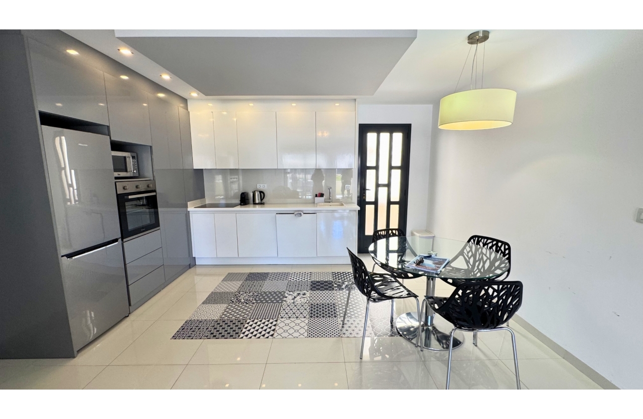 Resale - Apartment / flat - Pilar de la Horadada - Torre de la Horadada