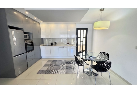 Resale - Apartment / flat - Pilar de la Horadada - Torre de la Horadada