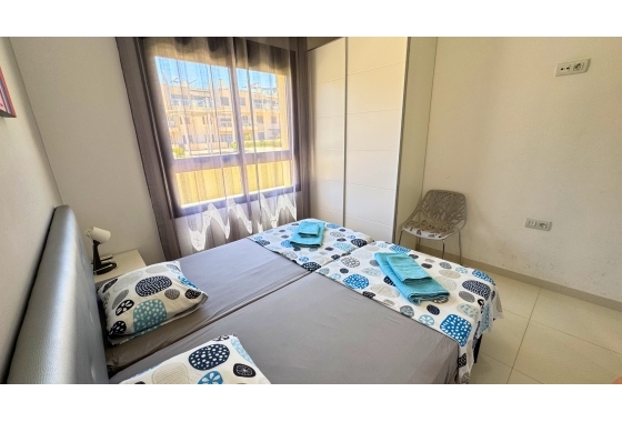Resale - Apartment / flat - Pilar de la Horadada - Torre de la Horadada