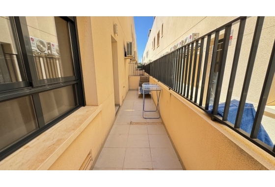 Resale - Apartment / flat - Pilar de la Horadada - Torre de la Horadada