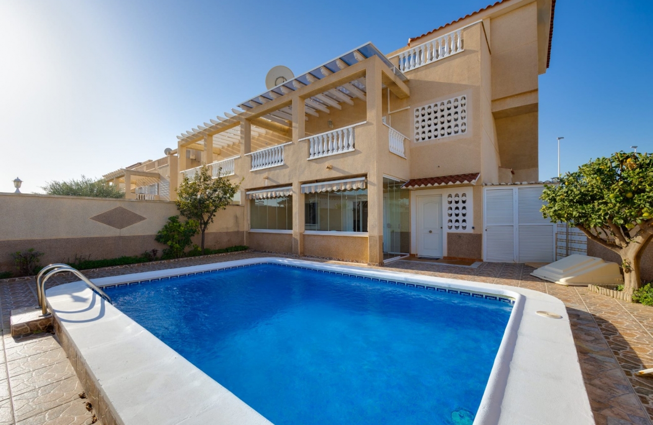 Wiederverkauf - House - Orihuela Costa - Punta Prima