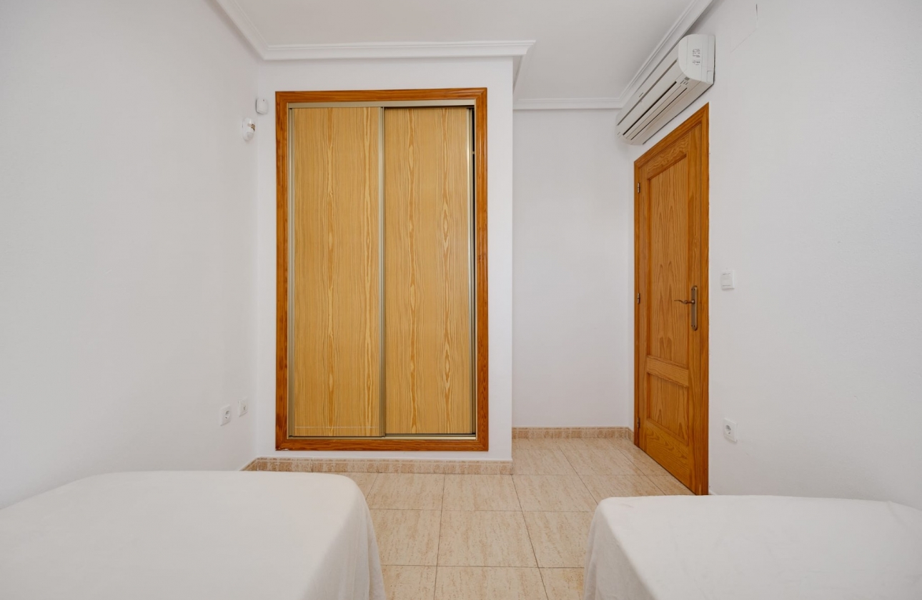 Wiederverkauf - House - Orihuela Costa - Punta Prima
