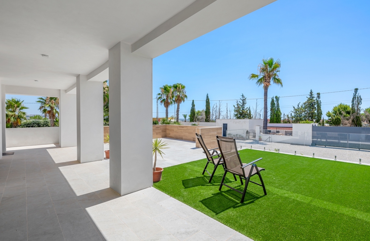 Revente - Finca / Country Property - Los Montesinos - La Herrada
