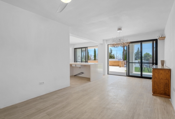 Revente - Finca / Country Property - Los Montesinos - La Herrada