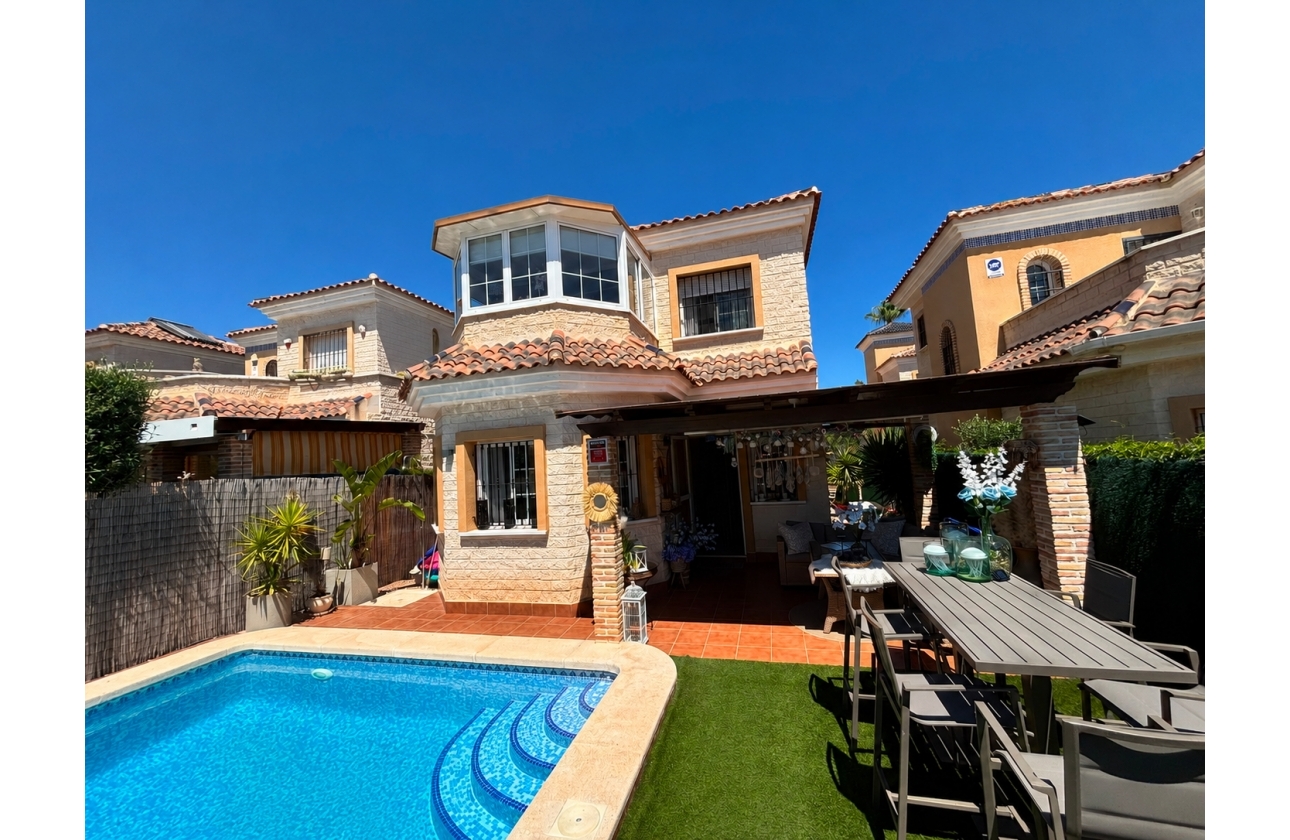 Revente - Villa - El Raso - Guardamar del Segura