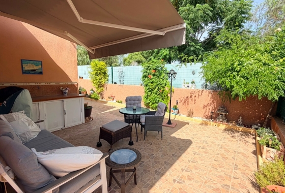 Resale - Villa - Los Montesinos - La Herrada
