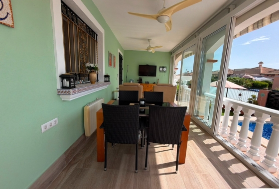 Resale - Villa - Los Montesinos - La Herrada