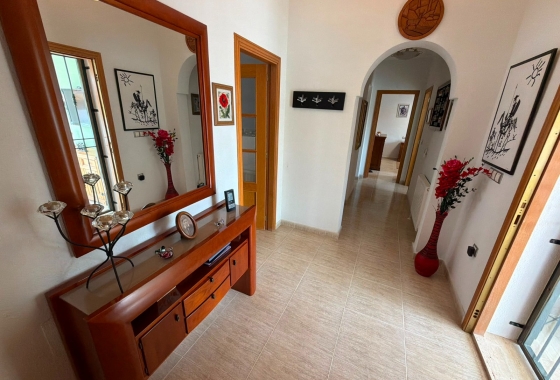 Resale - Villa - Los Montesinos - La Herrada