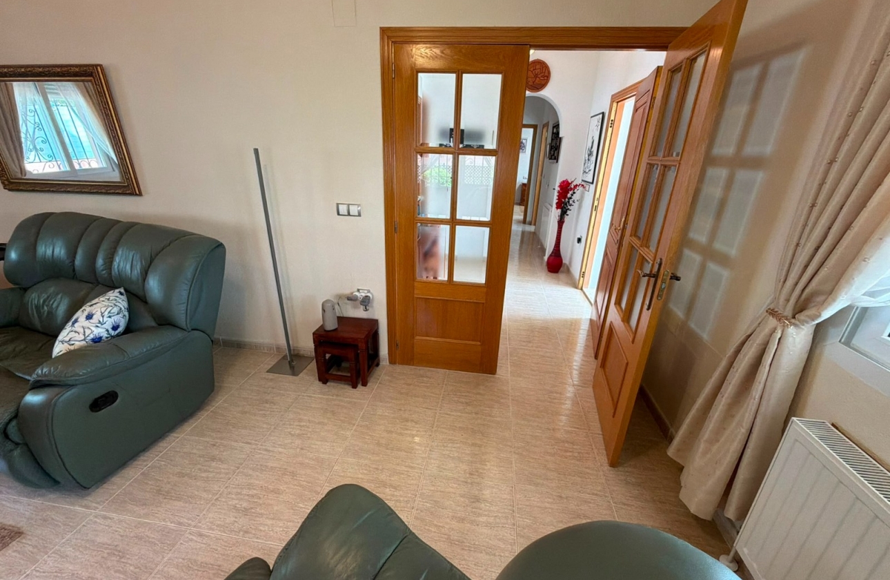 Resale - Villa - Los Montesinos - La Herrada
