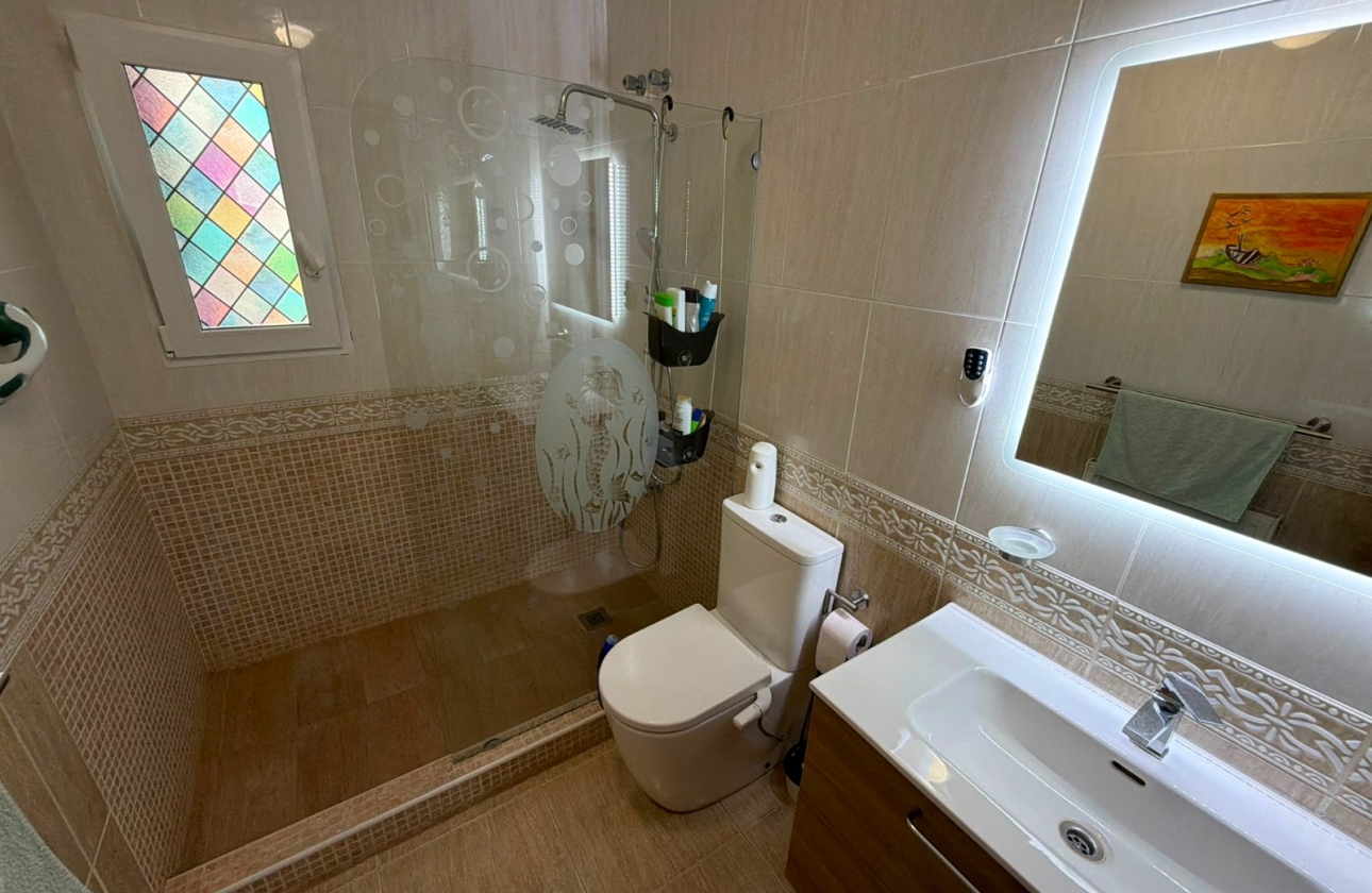 Resale - Villa - Los Montesinos - La Herrada