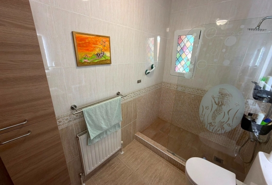 Resale - Villa - Los Montesinos - La Herrada