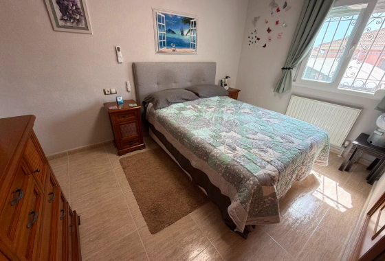 Resale - Villa - Los Montesinos - La Herrada
