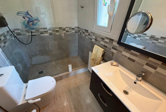 Resale - Villa - Los Montesinos - La Herrada