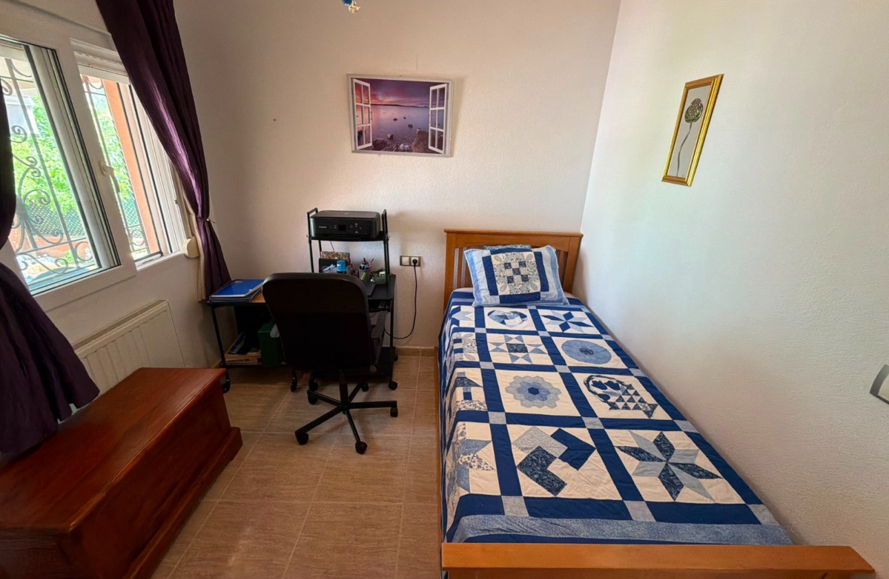 Resale - Villa - Los Montesinos - La Herrada