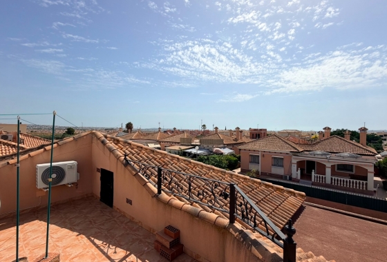 Resale - Villa - Los Montesinos - La Herrada