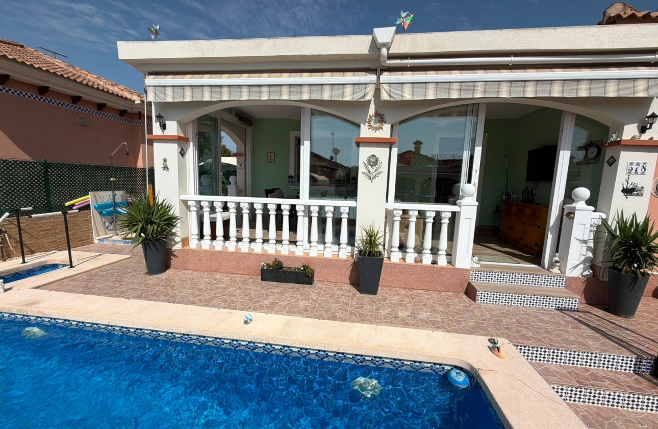 Resale - Villa - Los Montesinos - La Herrada