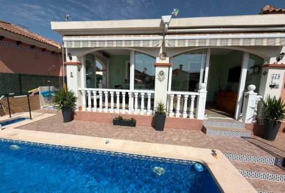 Resale - Villa - Los Montesinos - La Herrada
