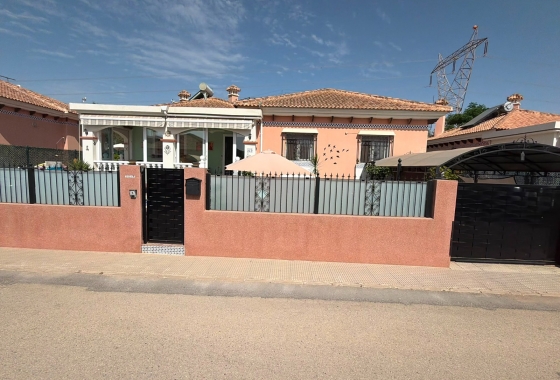 Resale - Villa - Los Montesinos - La Herrada