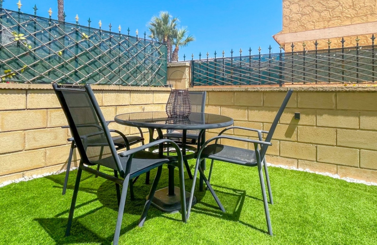 Resale - House - Orihuela Costa - Punta Prima