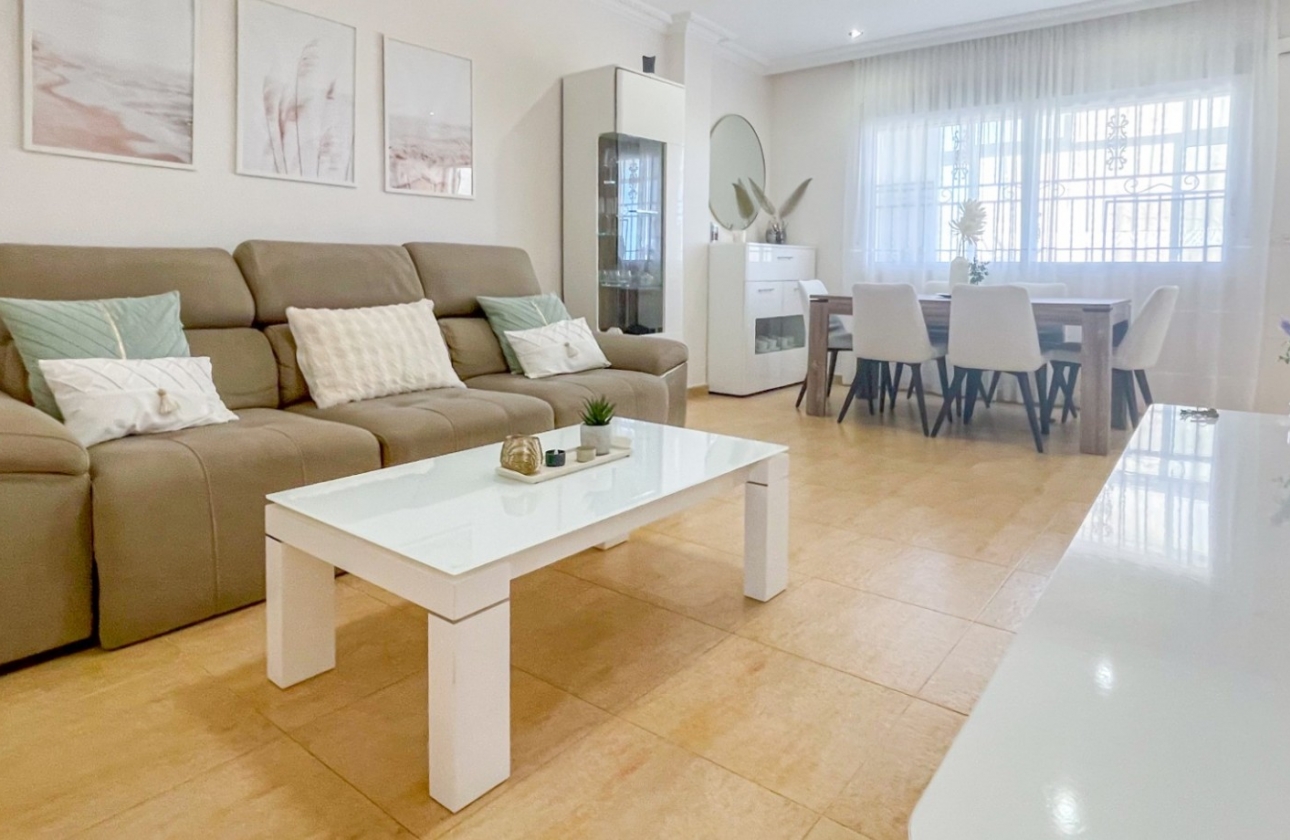 Resale - House - Orihuela Costa - Punta Prima