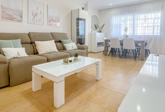 Resale - House - Orihuela Costa - Punta Prima