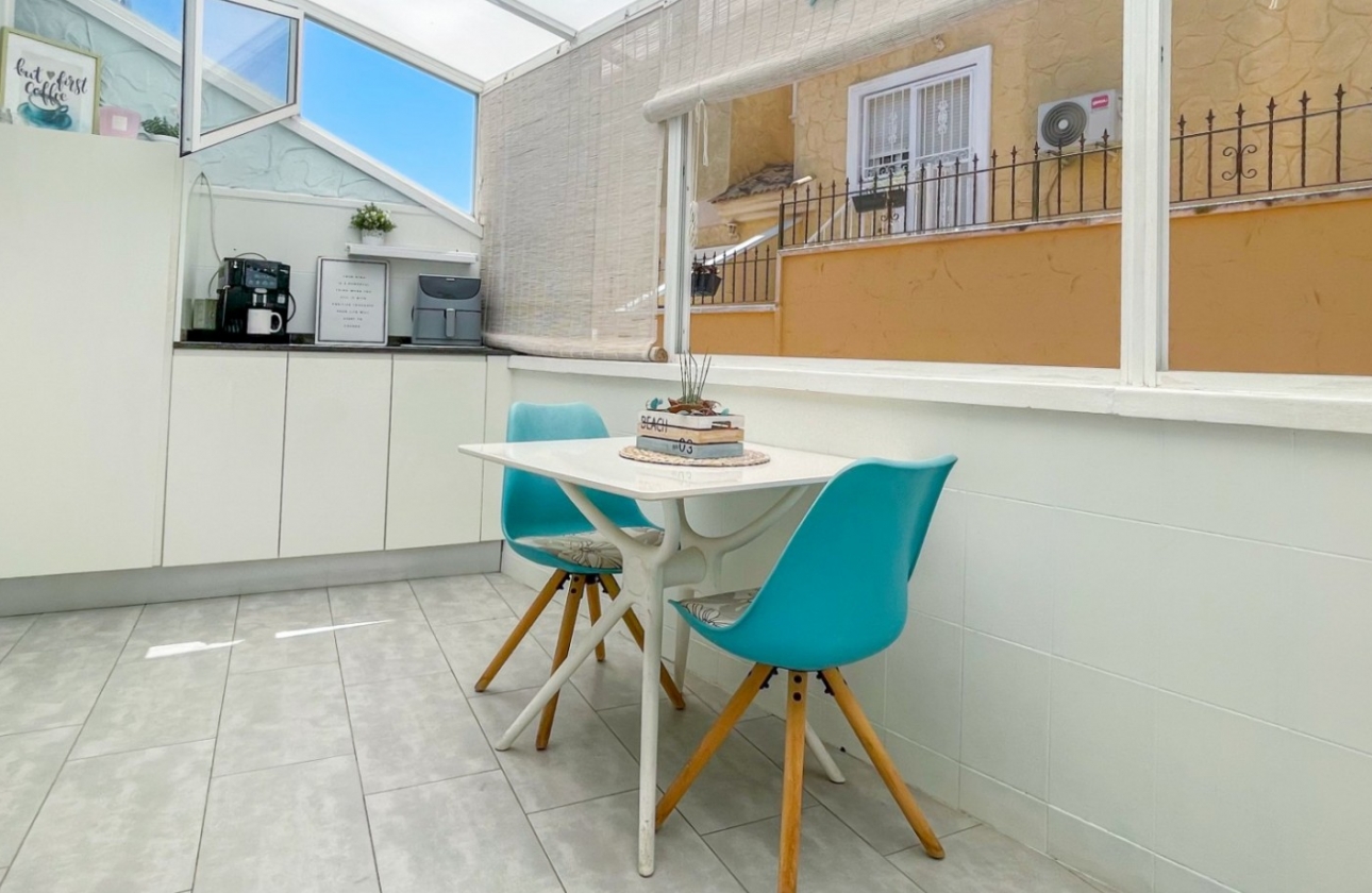 Resale - House - Orihuela Costa - Punta Prima