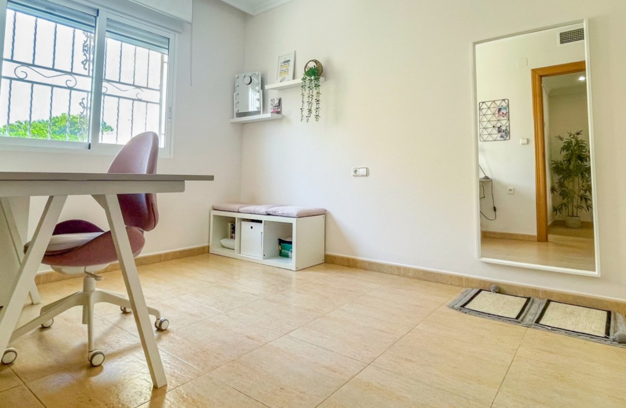 Resale - House - Orihuela Costa - Punta Prima