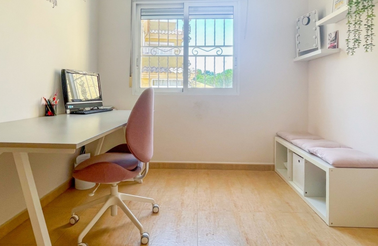 Resale - House - Orihuela Costa - Punta Prima