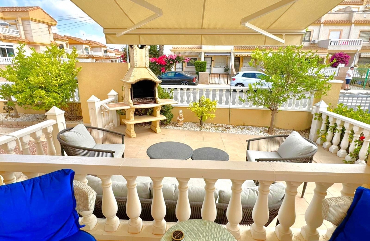 Resale - Villa - Orihuela Costa - Villamartín