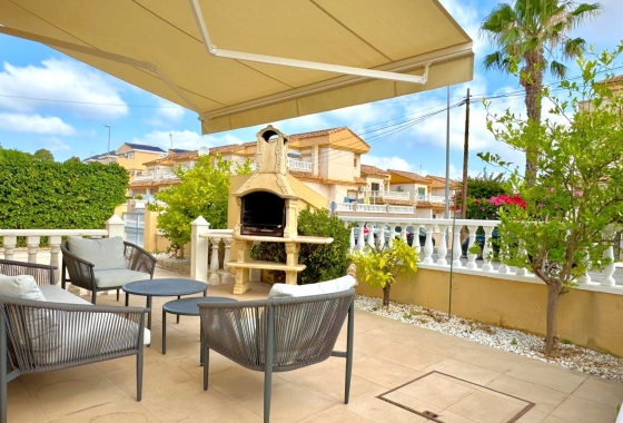 Resale - Villa - Orihuela Costa - Villamartín