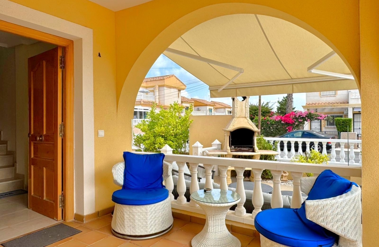 Resale - Villa - Orihuela Costa - Villamartín