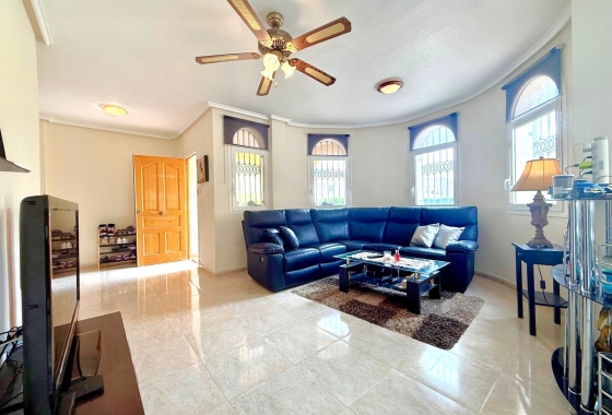 Resale - Villa - Orihuela Costa - Villamartín