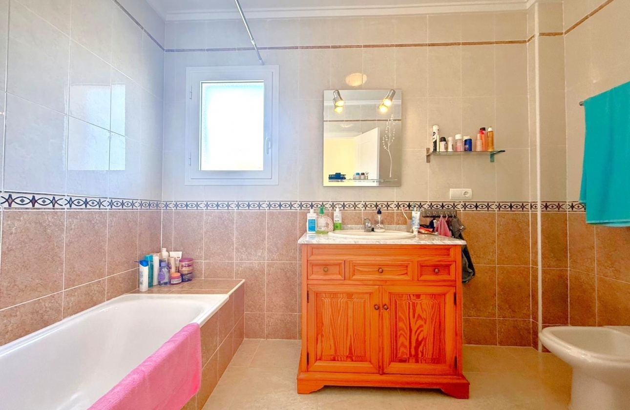 Resale - Villa - Orihuela Costa - Villamartín