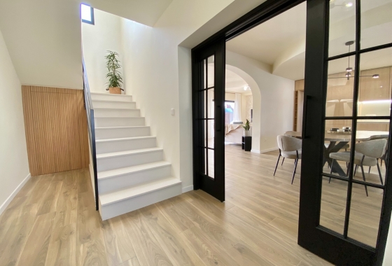 Resale - Villa - Cabo Roig