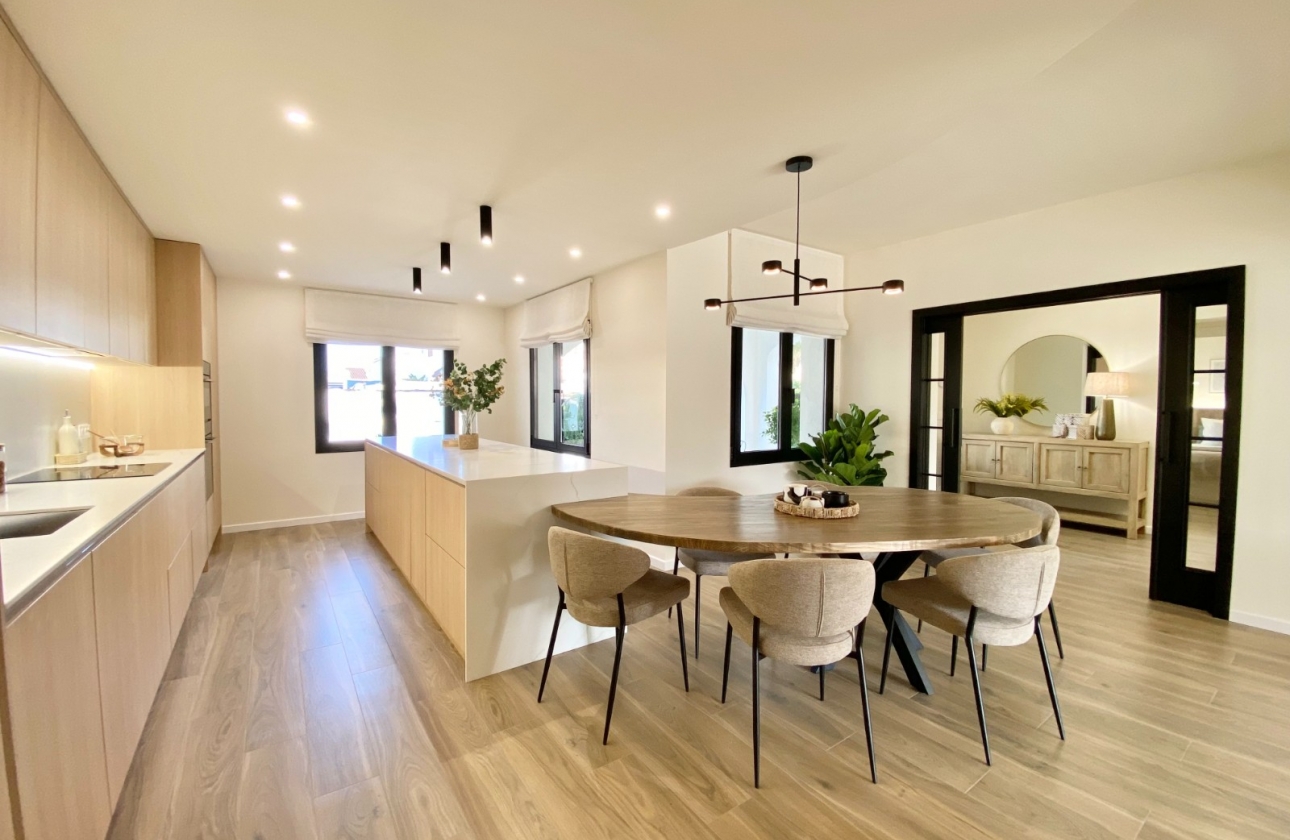 Resale - Villa - Cabo Roig