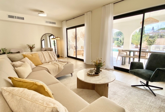 Resale - Villa - Cabo Roig