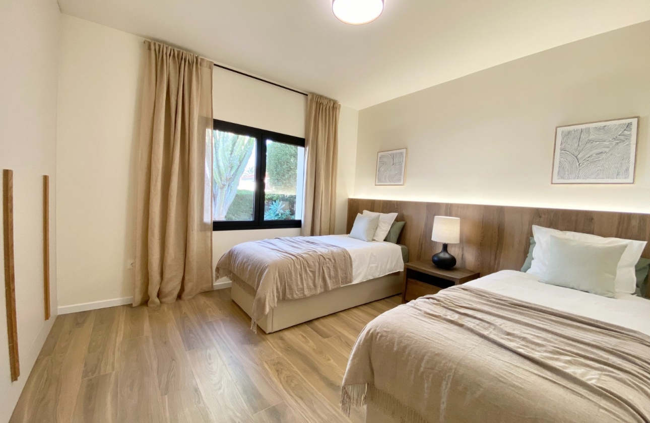 Resale - Villa - Cabo Roig