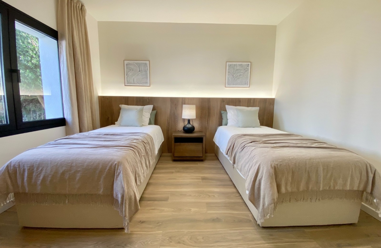 Resale - Villa - Cabo Roig