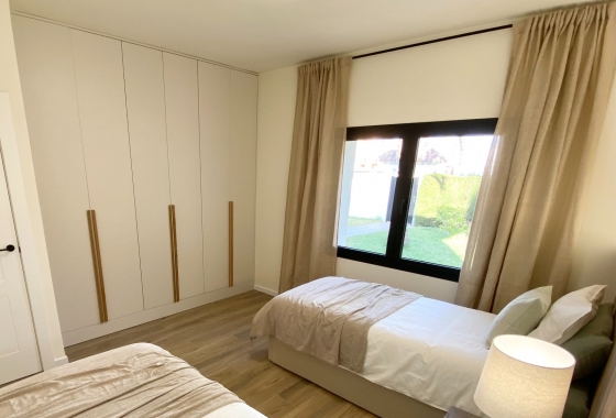 Resale - Villa - Cabo Roig