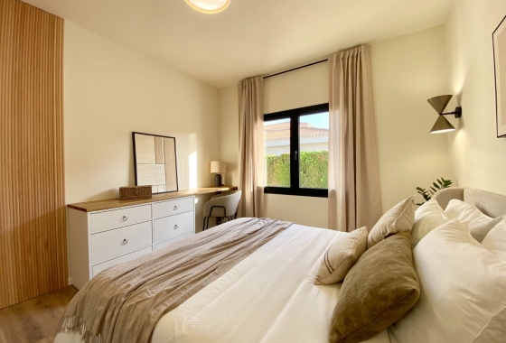 Resale - Villa - Cabo Roig