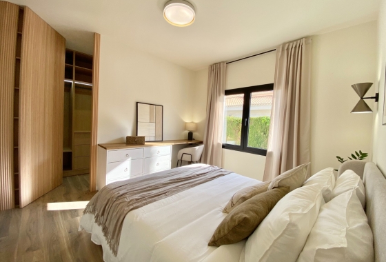Resale - Villa - Cabo Roig