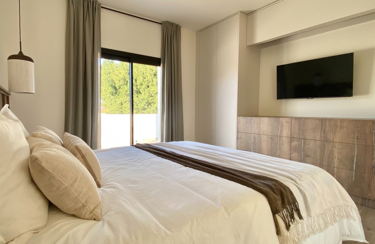 Resale - Villa - Cabo Roig