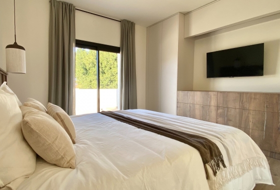 Resale - Villa - Cabo Roig
