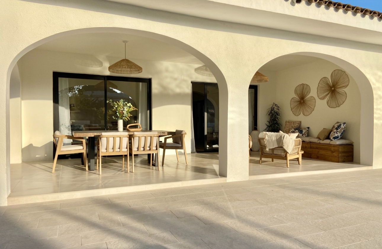 Resale - Villa - Cabo Roig