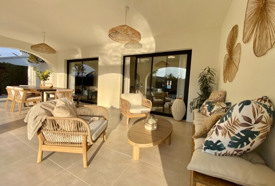 Resale - Villa - Cabo Roig