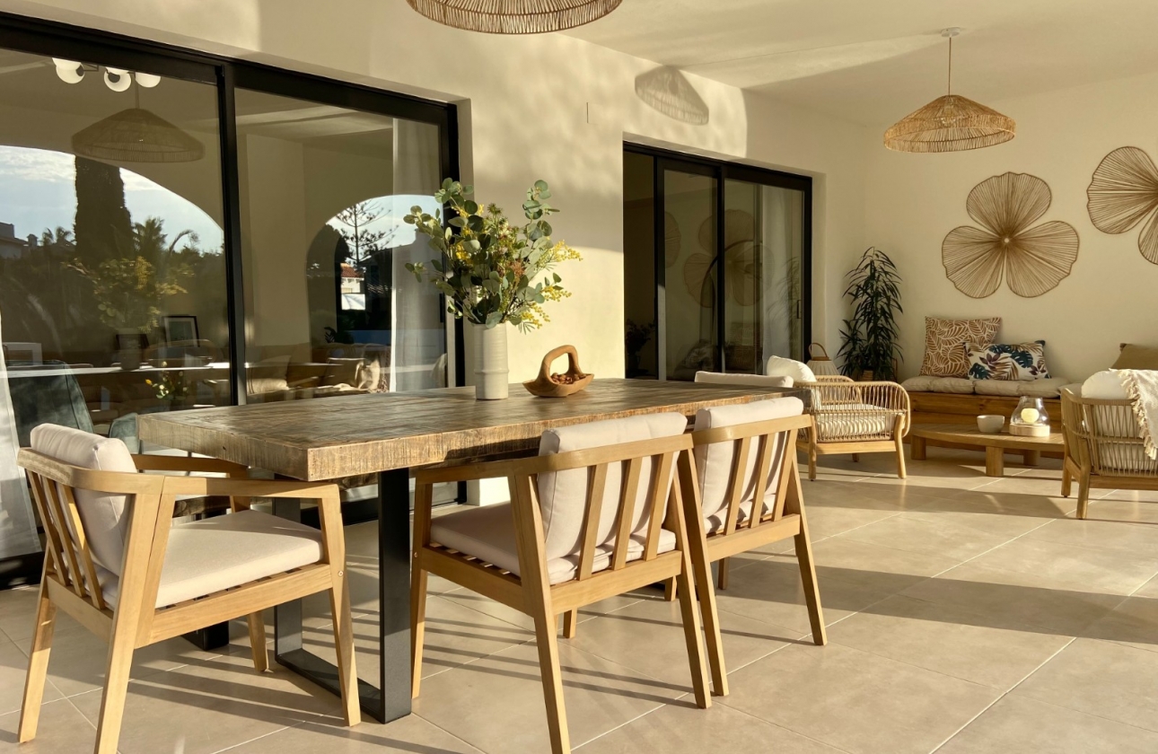 Resale - Villa - Cabo Roig