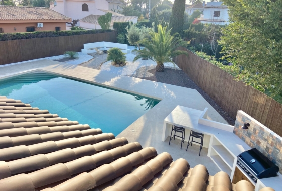 Resale - Villa - Cabo Roig