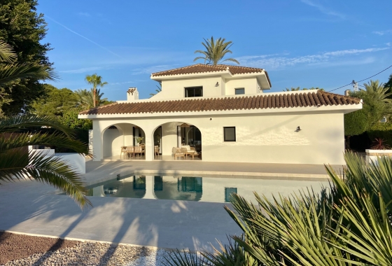 Resale - Villa - Cabo Roig