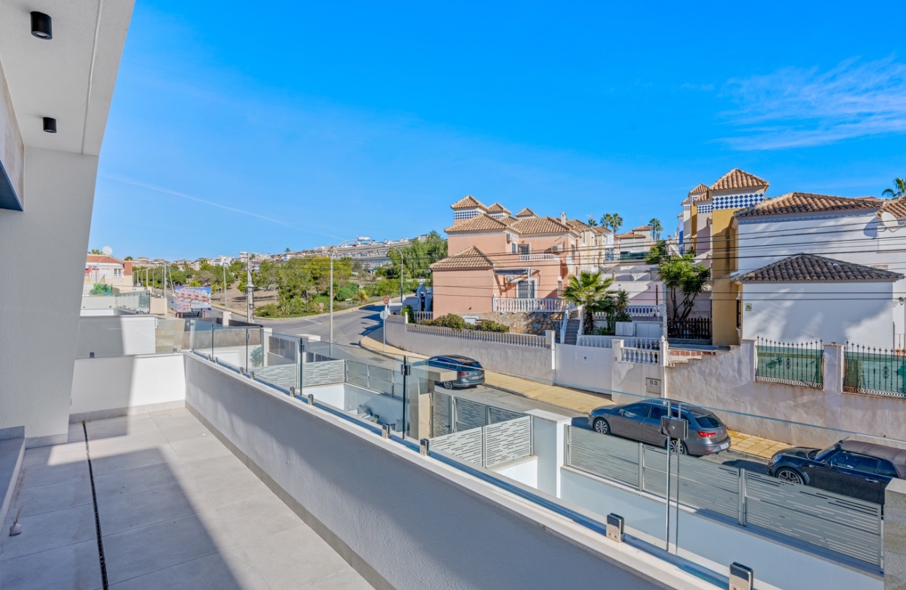 Resale - Villa - Orihuela Costa - Blue Lagoon